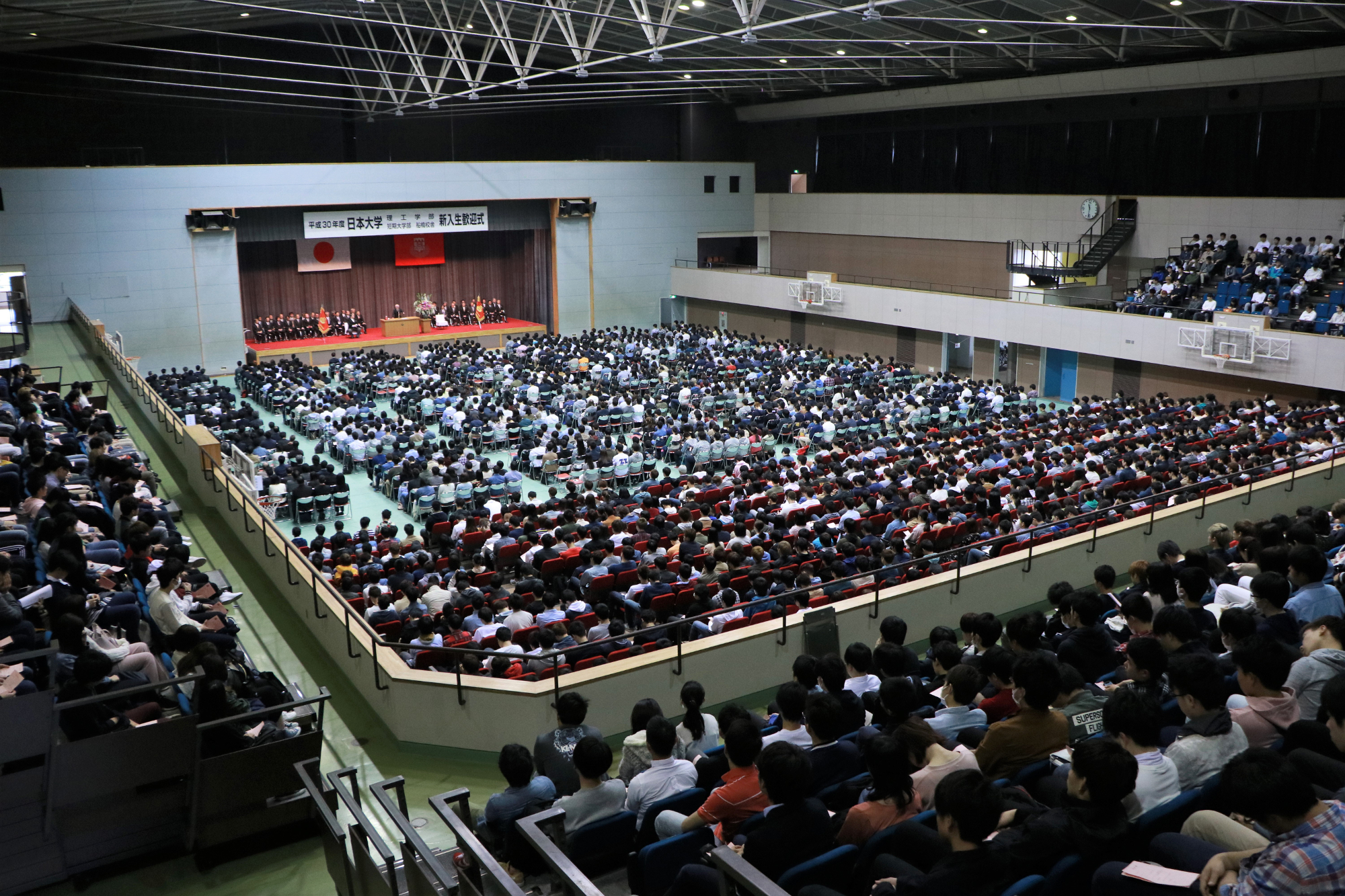 2018年4月6日に平成30年度 日本大学理工学部 短期大学部（船橋校舎） 新入生歓迎式、大学院理工学研究科新入生歓迎式が執り行われ、2,685名が新しい第一歩を踏み出しました。